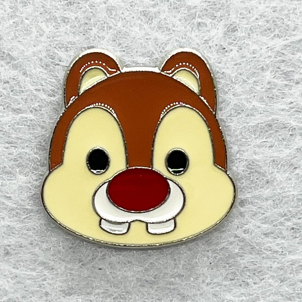 🔮‎ 5/$25 Disney Cute Characters Chip 'n' Dale Pin